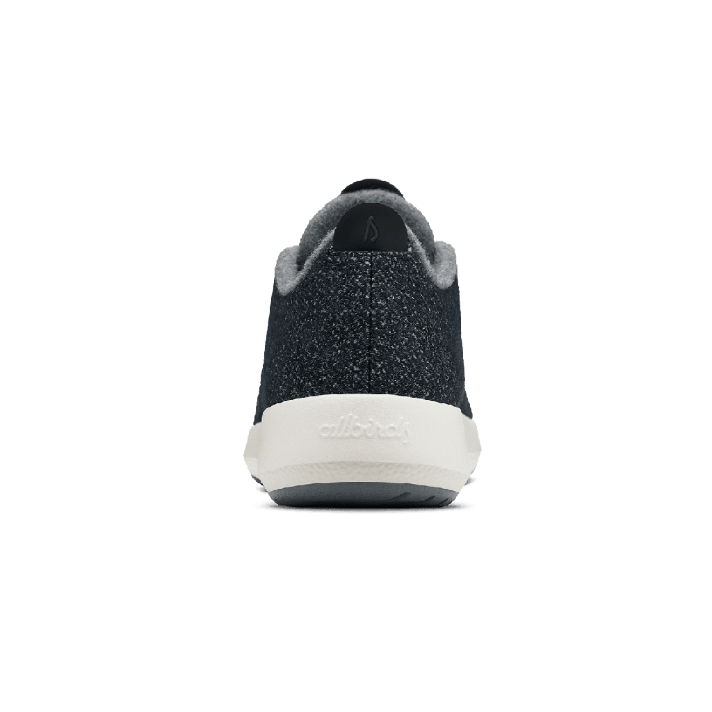 AB006OM_SHOE_BACK_GLOBAL_MENS_WOOL_RUNNER_MIZZLE2_DARK_GREY_NATURAL_WHITE.png
